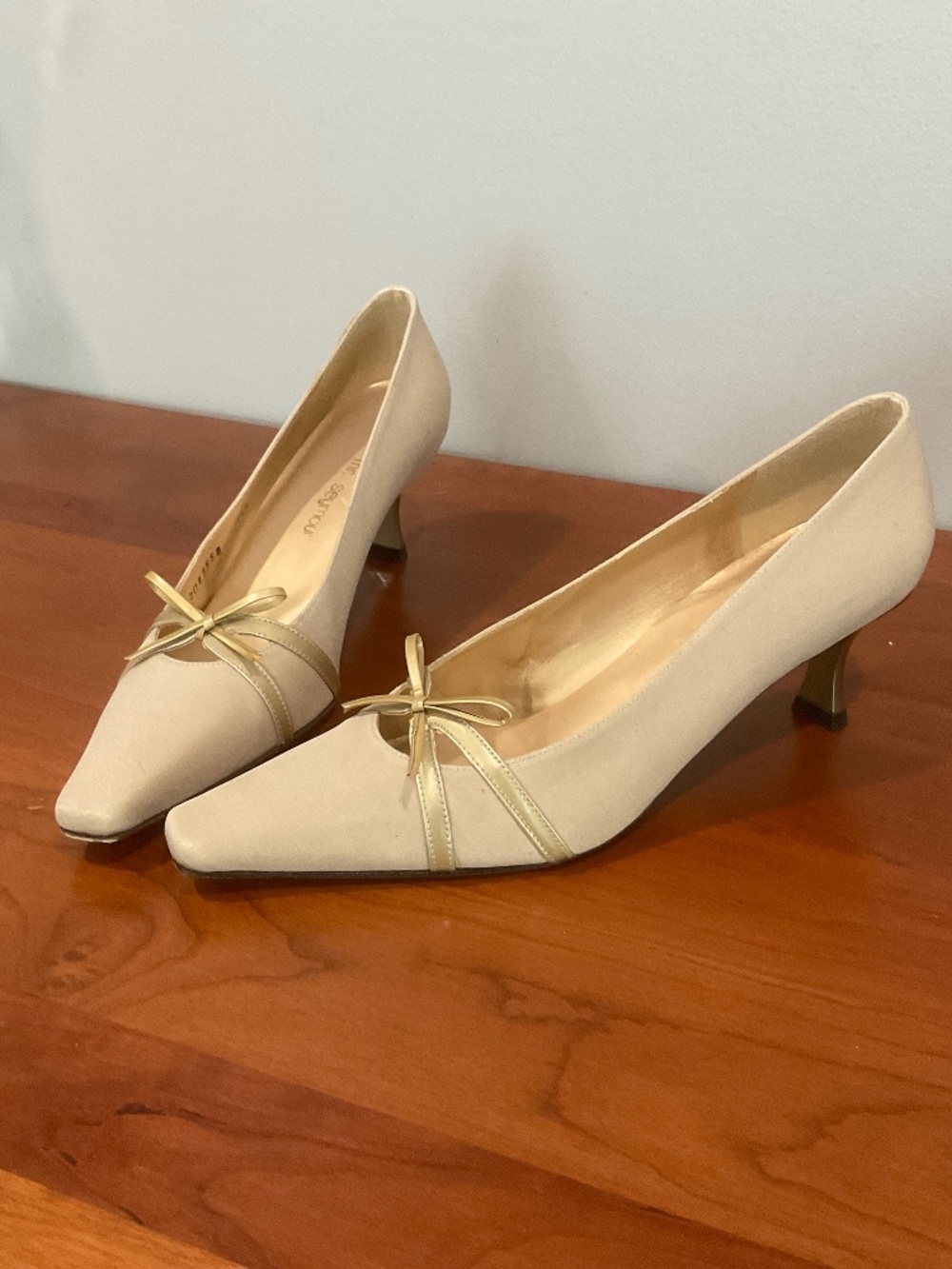 Mr. Seymour Vintage Pumps